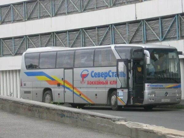 Северсталь хоккейный клуб автобус. Автобус хк ска. Scania северсталь. Автобус северсталь. Автобус северсталь.