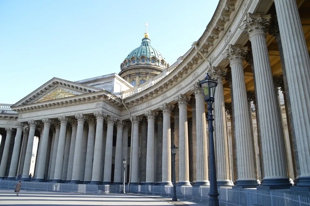 Здание казанского собора. Здание казанского собора. Колоннада казанского собора в санкт-петербурге. Здание казанского собора. Казанский саборсанкт-петербург.