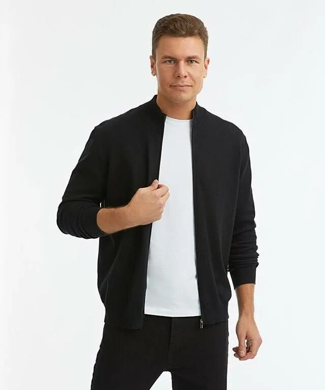 тёмно синяя водолазка. синяя водолазка женская. темно синяя водолазка. пояс из верблюжьей шерсти. джемпер в полоску женский оверсайз с кожаной юбкой.