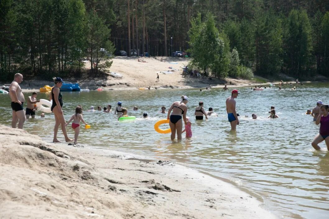 Озера области для купания. Озеро Андреевское Тюмень пляж. Акватория Тюмень пляж. Озеро Муллаши Тюмень. Пляж озеро круглое Тюмень.