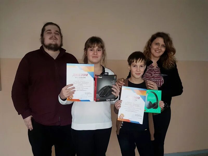 детская робототехника запуск робота. гомельский областной центр детей и молодежи. гомельский областной центр детей и молодежи. район клуб гомель. проспект октября 36.