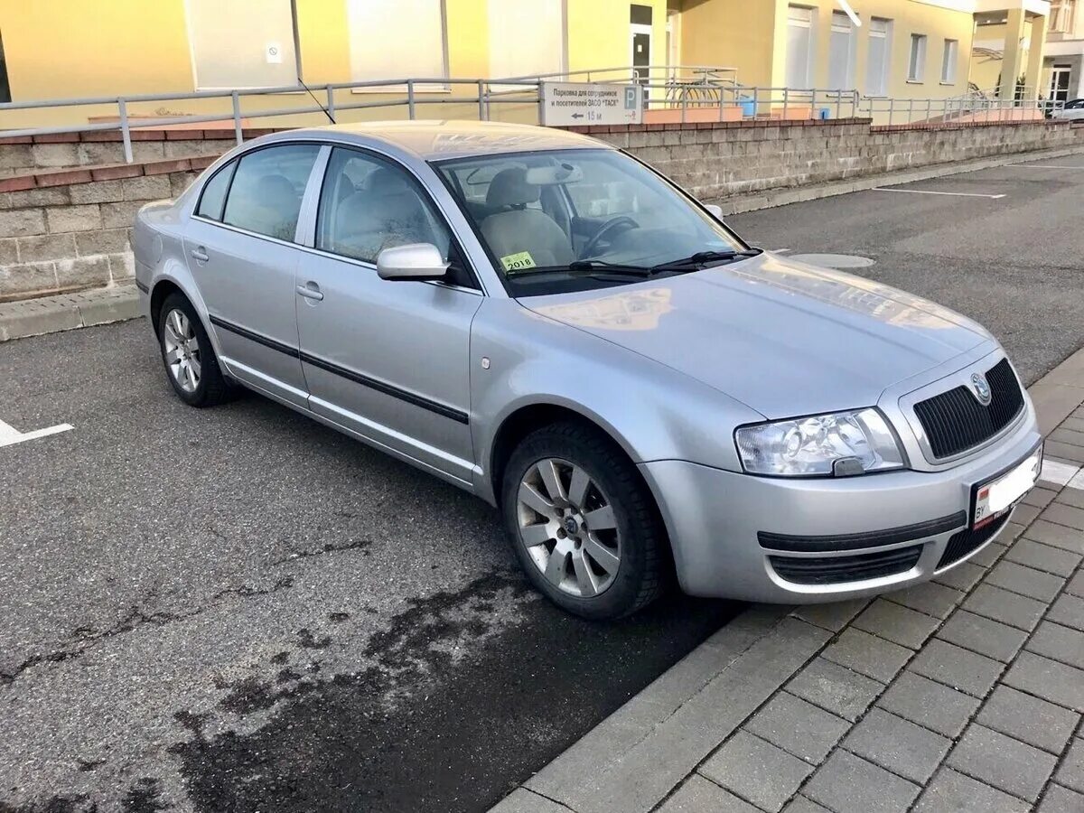 Лампа ближнего света skoda superb 2. Лампы шкода суперб 1. Лампочки d1s led на шкоду. Ксеноновпя ла па суперб 2. Лампы суперб шкода.