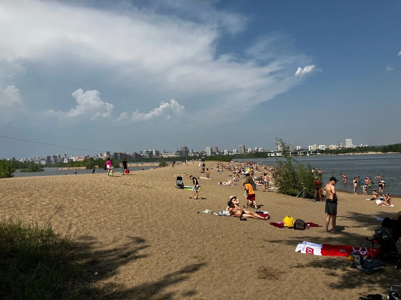 Обское море пляж академгородка. Майами бич новосибирск. Центральный пляж академгородка новосибирск. Центральный пляж академгородка новосибирск. Обское море пляж академгородка.