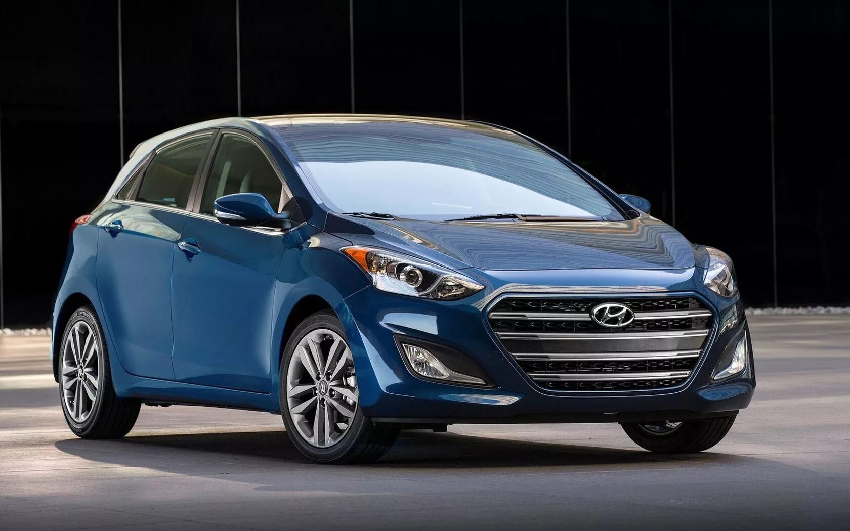 Легковые автомобили хендай. Hyundai Elantra gt. Hyundai Elantra i30. Hyundai Elantra gt 2015. Hyundai Elantra 2016 хэтчбек.