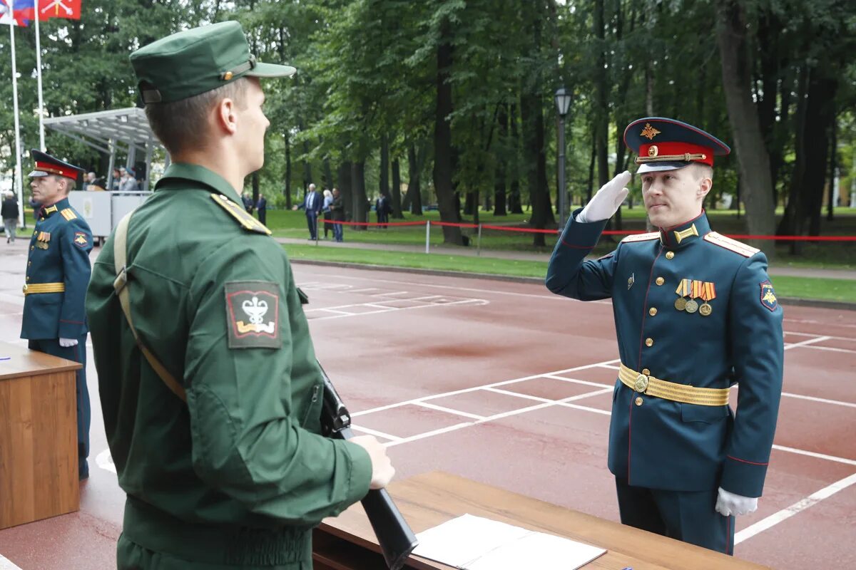 Военные врачи санкт петербург. Курсанты военно медицинской Академии Кирова. ВМА им Кирова курсанты. Военно-медицинская Академия имени с м Кирова курсанты. Военная медицинская Академия имени Кирова курсанты.