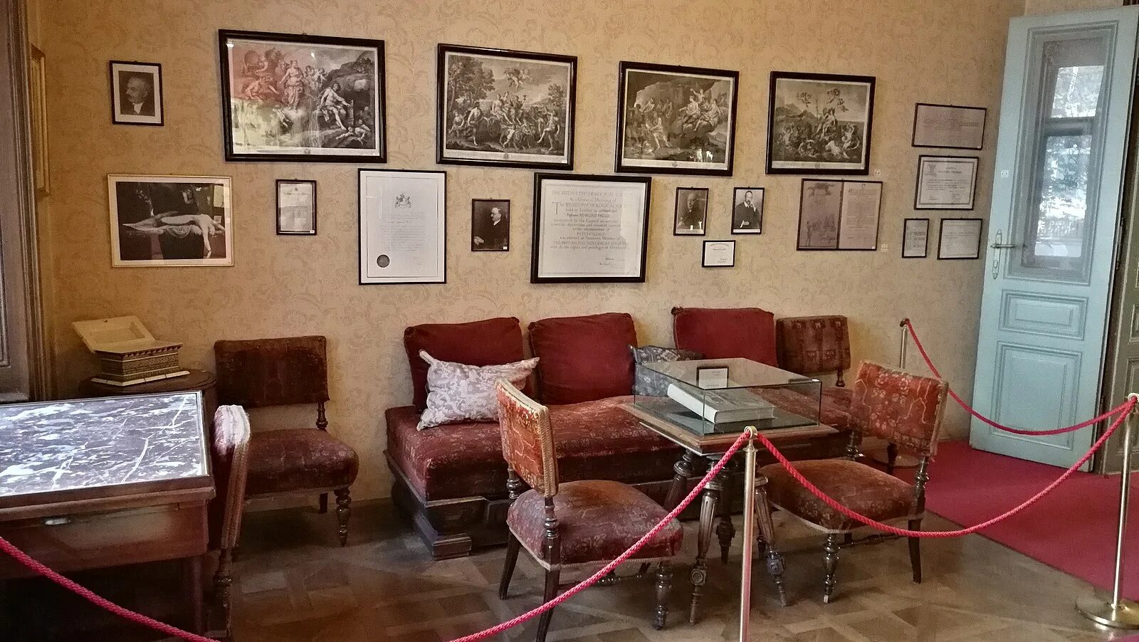Музей зигмунда фрейда лондон. Фрейд дом. Хэмпстедская клиника анны фрейд. Музей зигмунда фрейда вена. Музей зигмунда фрейда вена.