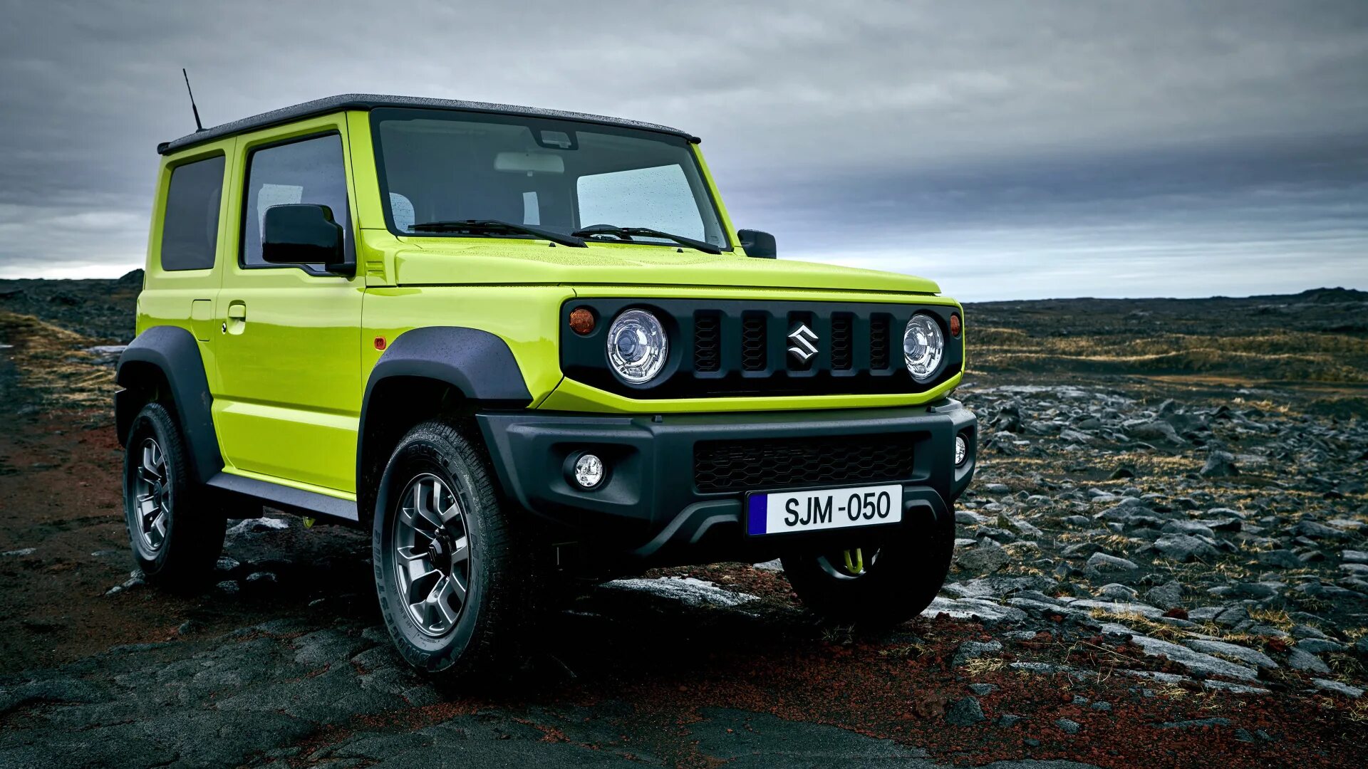 Suzuki jimny 2018 2025. Сузуки джимни 2018. suzuki jimny 2019 красный. suzuki jimny 2019 бронированный. suzuki jimny 2 поколение.