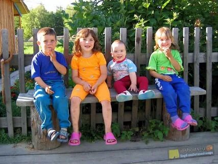 Соседские ребятишки предложили нам пойти с ними