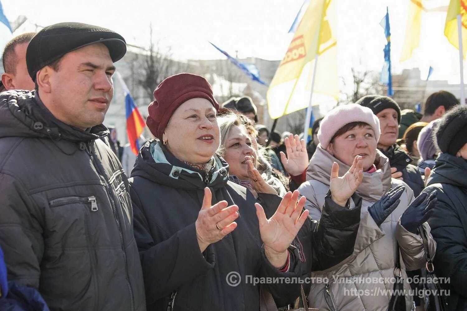 Митинг в Ульяновске сегодня. Собрание на Соборной площади. Фото митинга в Ульяновске. Сайт ульяновск сегодня