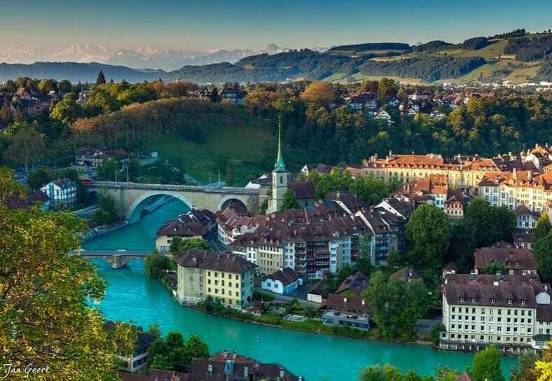 тун город в швейцарии. берн швейцария. столица швейцарии город берн.