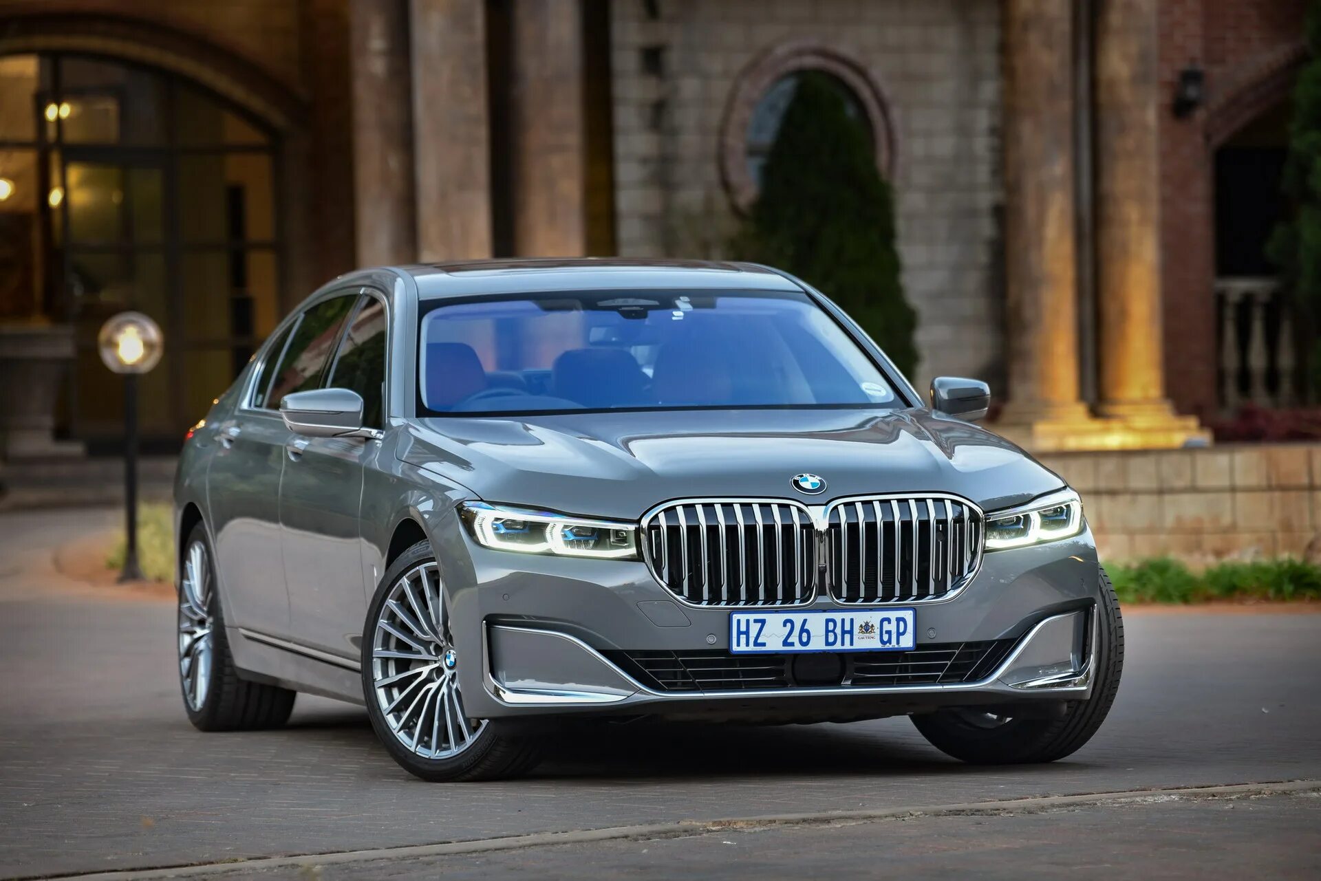 Bmw 7 m. БМВ 750 li XDRIVE. BMW 750li XDRIVE. BMW 750li g12. BMW 750li 2021.