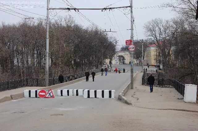 Каменный мост Калуга. Дорога на каменный мост Калуга. Брянский мост Калуга. Каменный мост в Калуге 2022. Каменный мост 1943