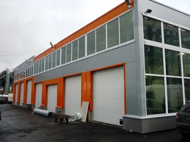 Автосервис помещение. Здание под автосервис. Автосервис здание. Двухэтажные автомойки. Быстровозводимые сто.