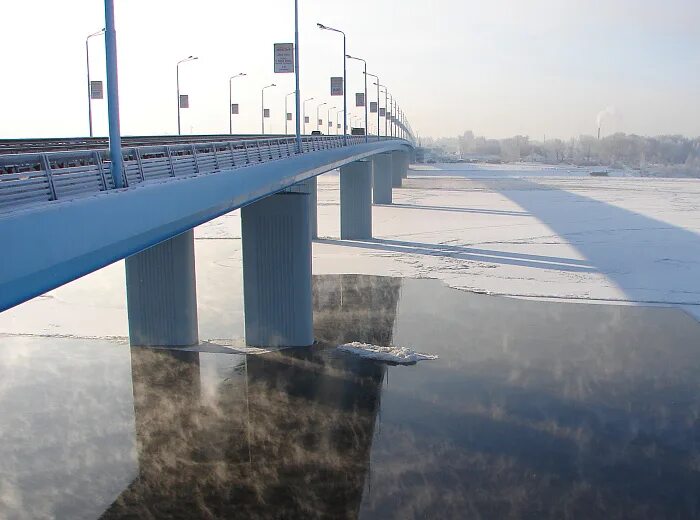 Юбилейный мост ярославль. Юбилейный мост в Ярославле через Волгу. Ярославль река мост. Комсомольский мост Ярославль.