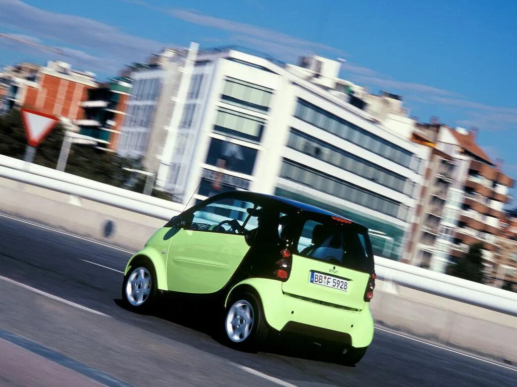 Купить смарт сити. Smart City Coupe 2002. Mercedes Smart City 2002. Smart Fortwo 1998. Smart Fortwo 2002.