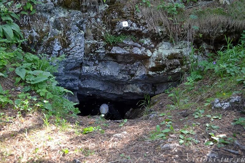 пещера сокола карпинск. пещера мрака в свердловской области. пещера мрака карпинск. карпинск пещера жилище сокола. пещера сокола.