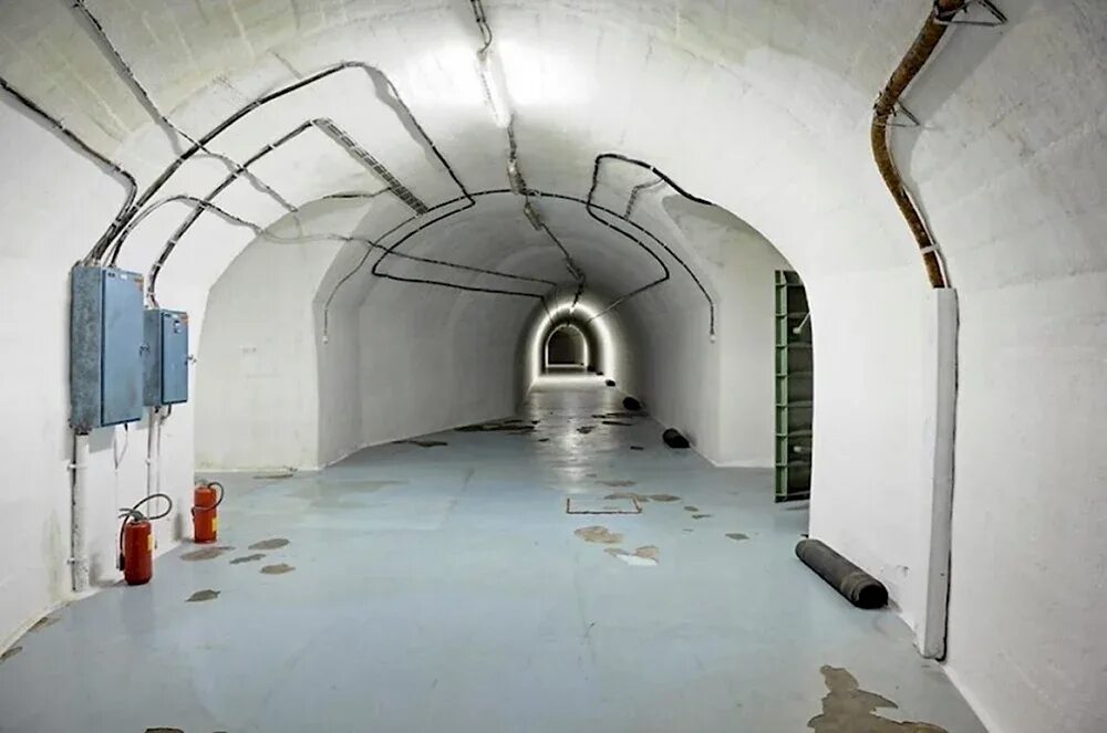 Подземный бункер бомбоубежище. Бункер-42 на таганке. Бункер 42 москва. Ядерное убежище в москве. Раменки-43 подземный бункер-город.