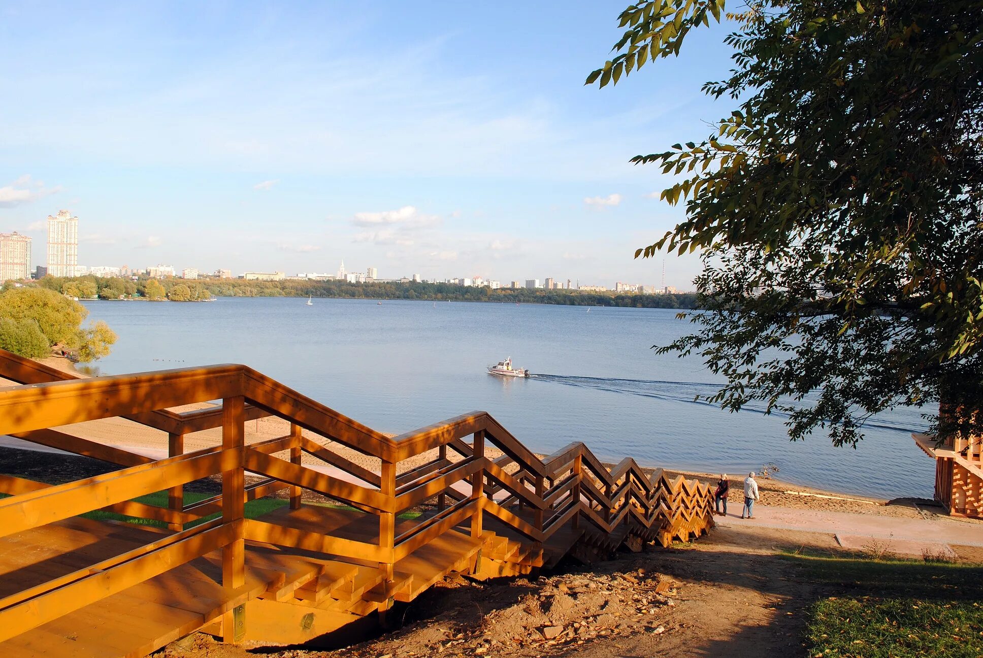 Строгино город москва. Строгино. Строгино лесопарк. Строгинская Пойма парк. Пляж Строгино (Строгинский пляж).