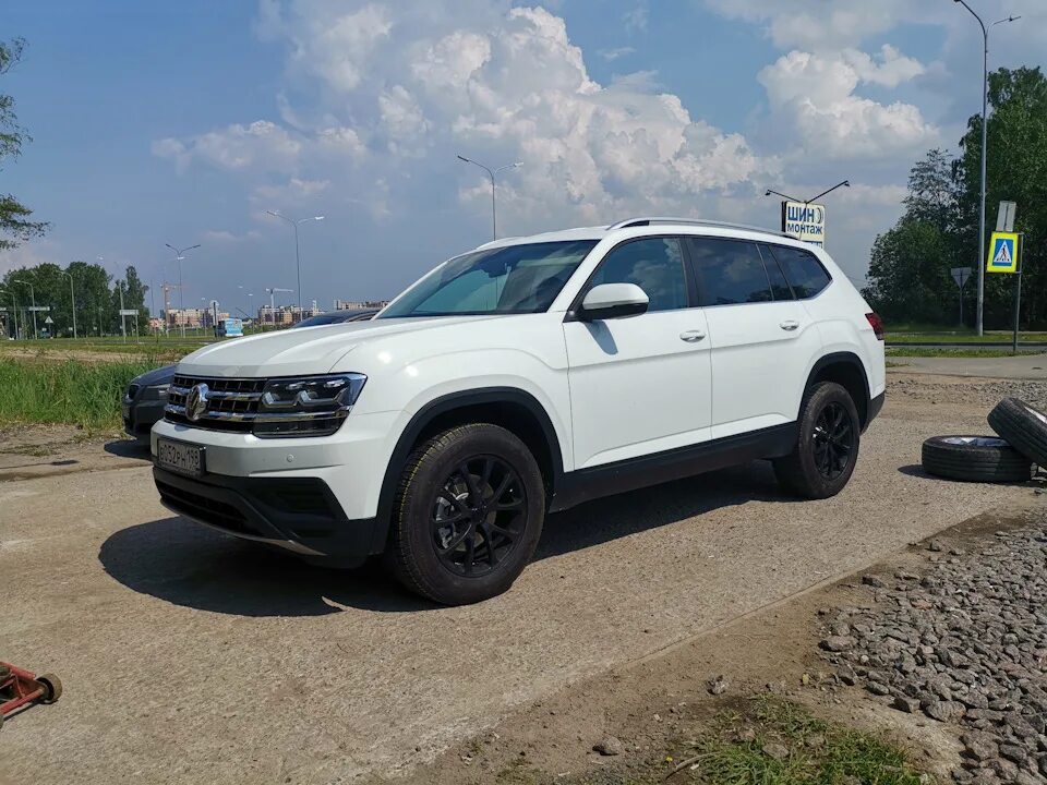 Диск фольксваген терамонт r20. Шины volkswagen teramont. Диск фольксваген терамонт r20. Диски тигуан r20 suzuka. Vw teramont tuning.