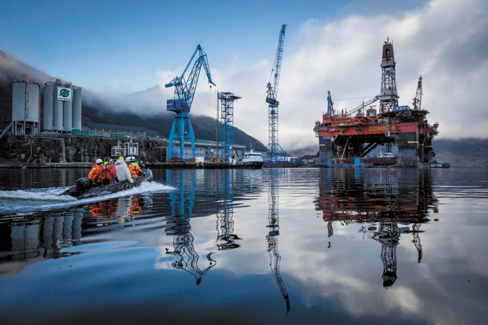 Exxon добыча нефти. Гренландия добыча нефти. Норвегия ГАЗ добыча. Добыча нефти в Норвегии и России.