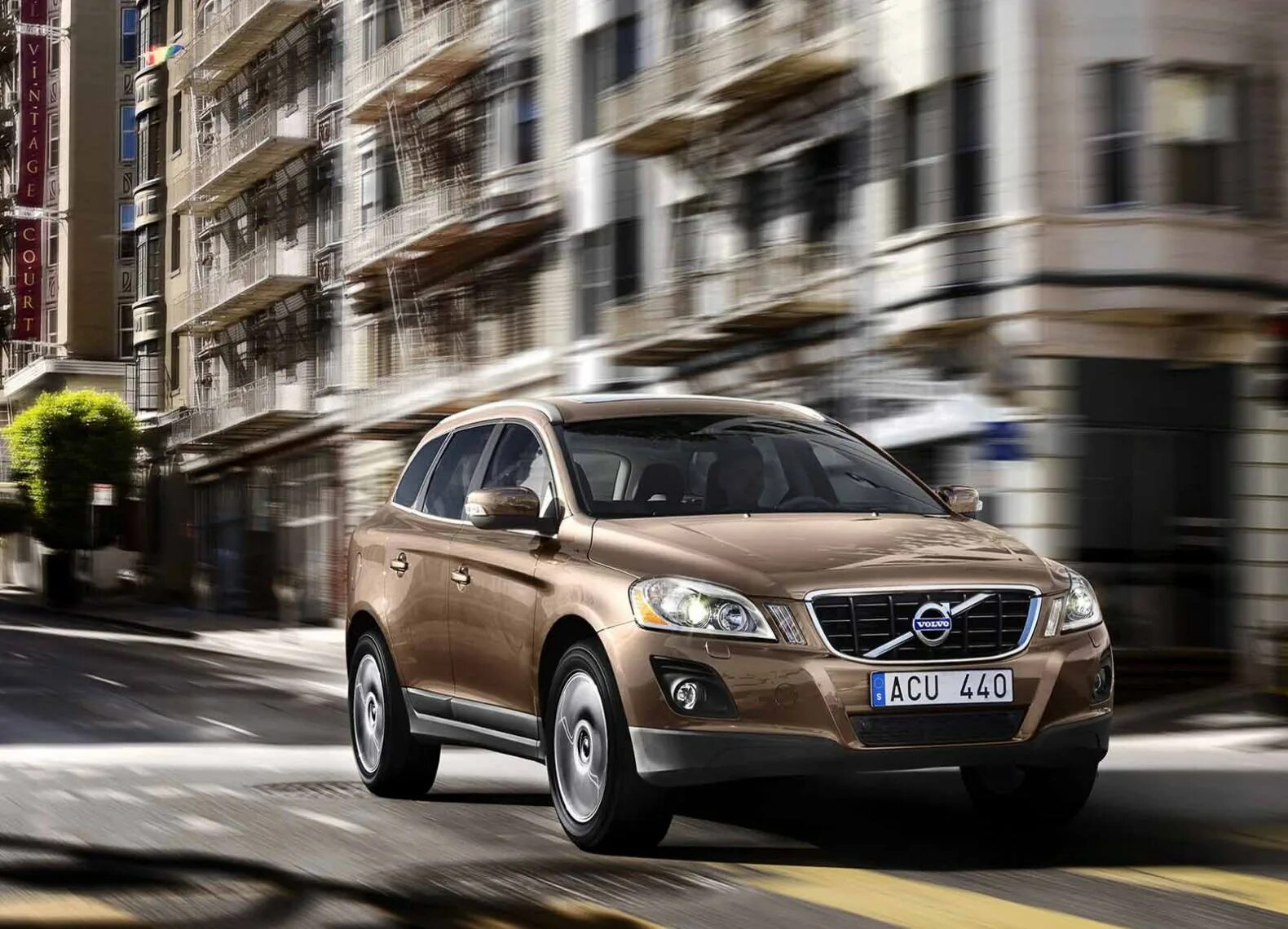 Volvo xc60 поколения. Машина Volvo xc60. Кроссовер Вольво хс60. Volvo xc60 2009. Volvo xc60 t6.