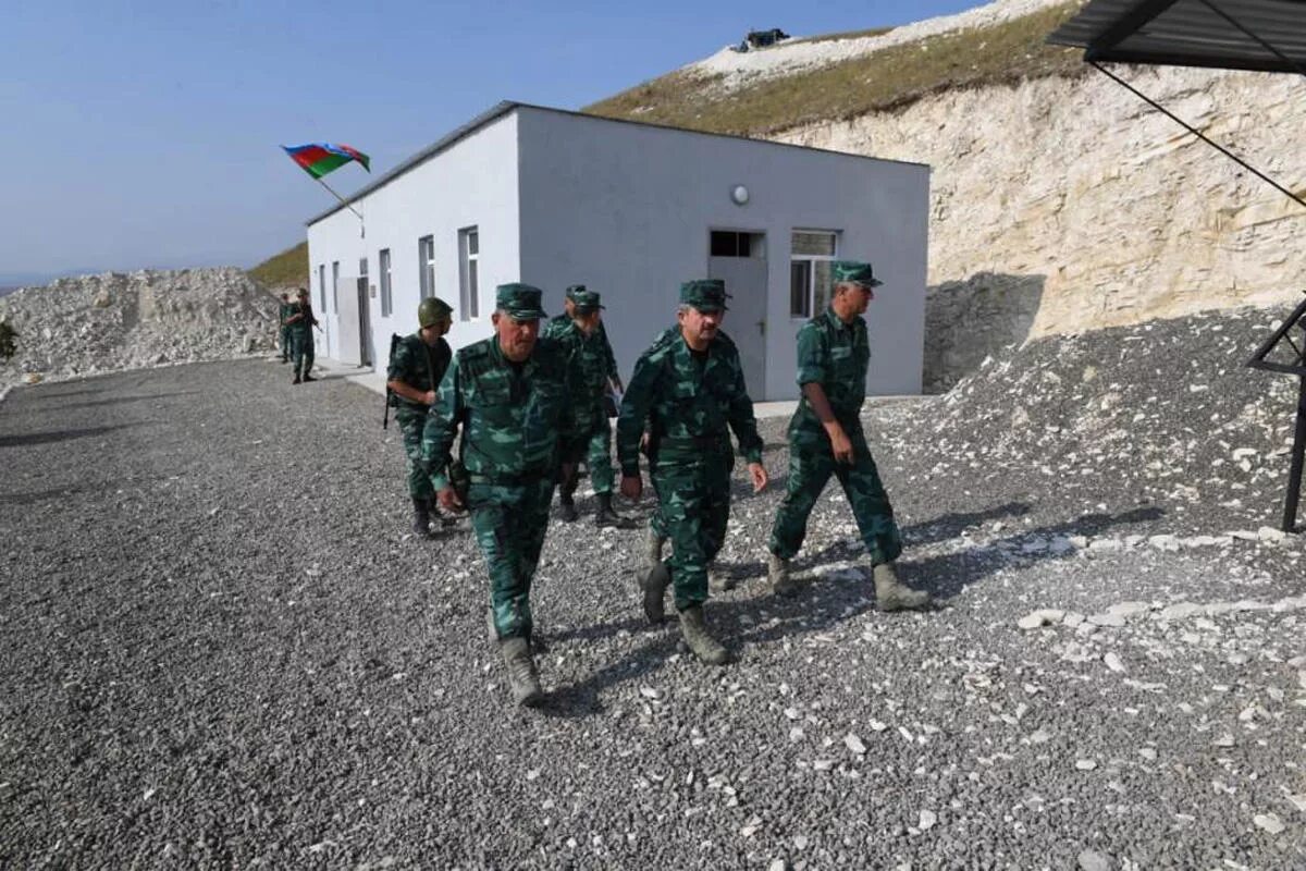 Фото армяно азербайджанская граница. Граница между азербайджаном арменией. Грузино армянская азербайджанская граница. Граница армении и ирана. Государственная граница азербайджана и ирана.