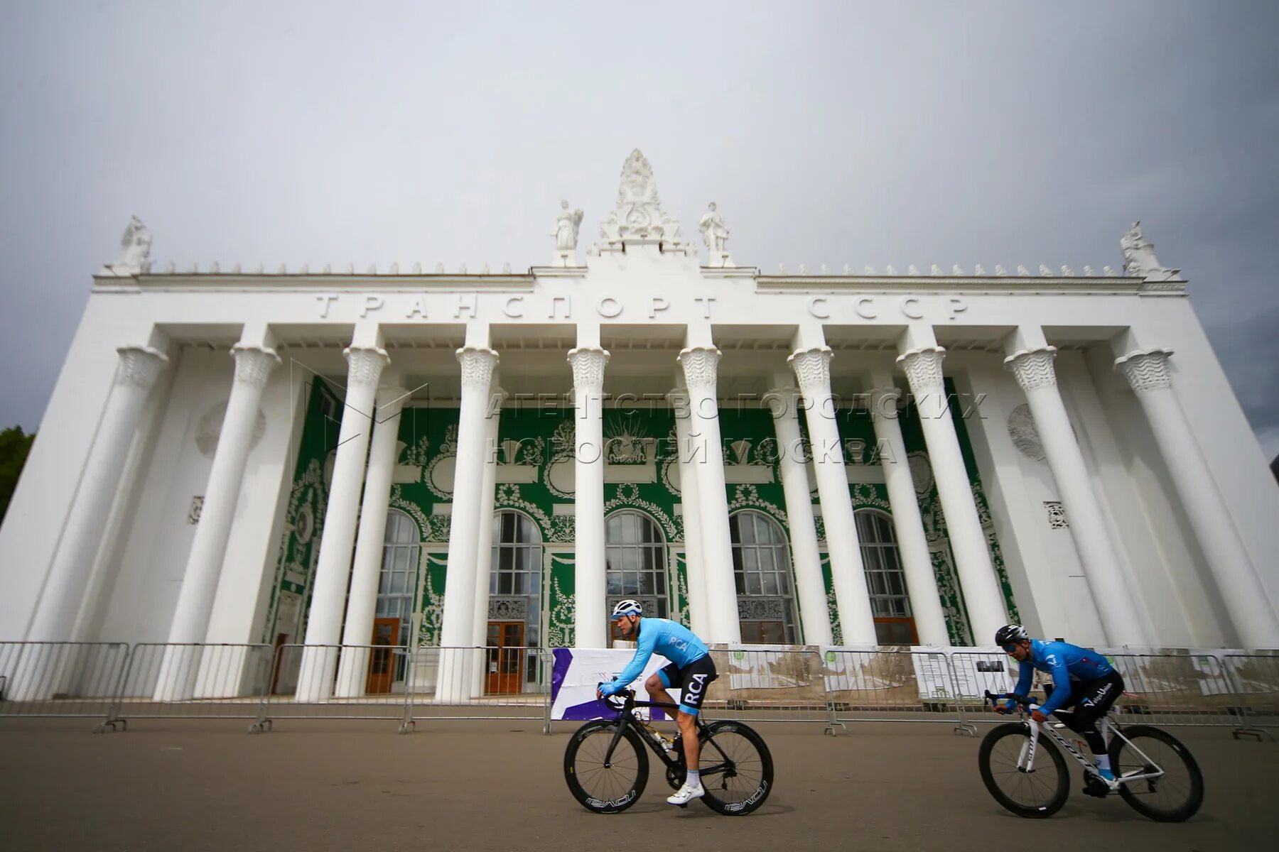 Православная выставка на вднх 2024. Велоспорт на ВДНХ. ВДНХ. Акра ВДНХ. Аллея спортсменов на ВДНХ.