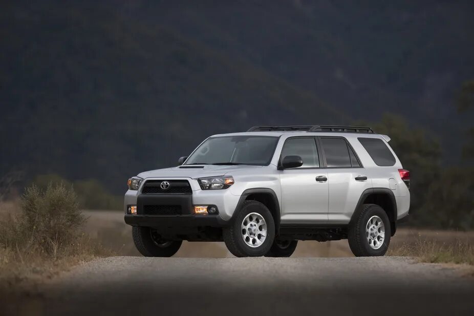 Toyota 4runner 2024. Тойота 4 раннер. Toyota Runner 4runner. Тойота 4руннер 4 поколение. Toyota 4runner 2013.