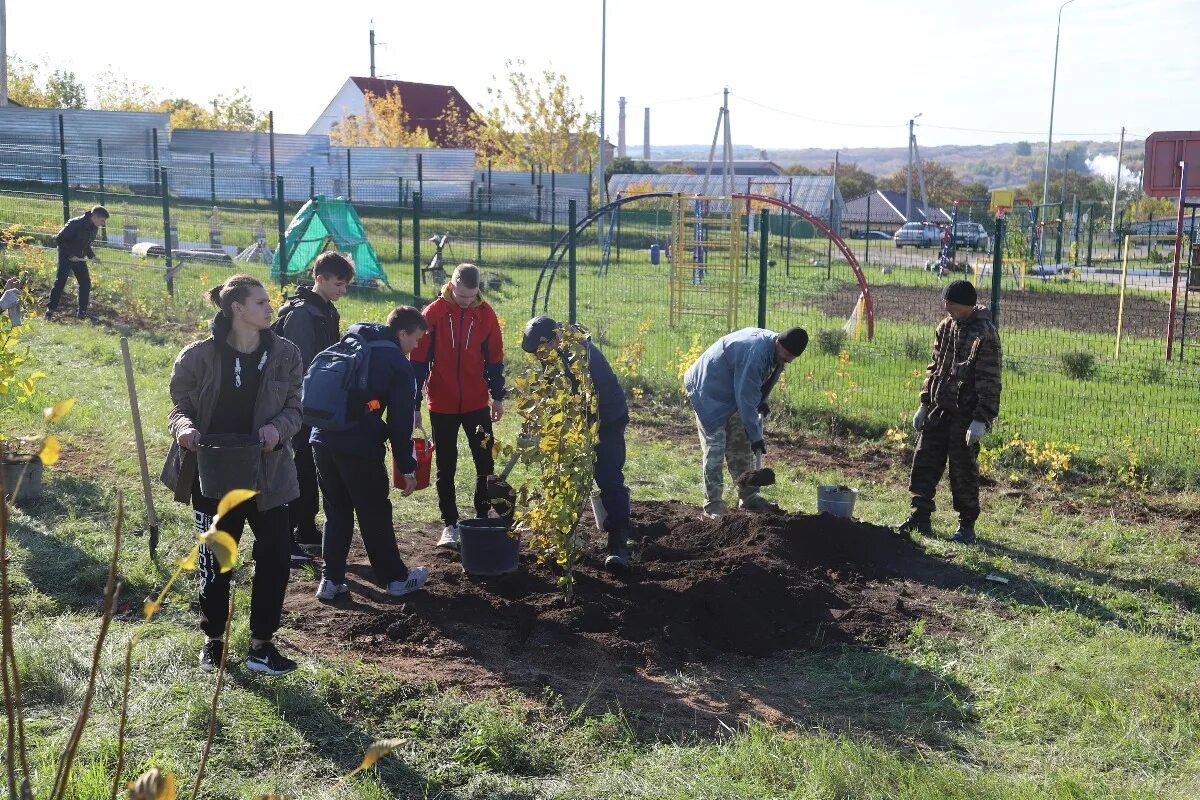 Глава поселка Октябрьский Белгородского. Глава поселок Октябрьский Белгородский район. Октябрьская школа Белгородского района. Поселок Октябрьский (г.о. Сысертский). Поселок октябрьский сегодня