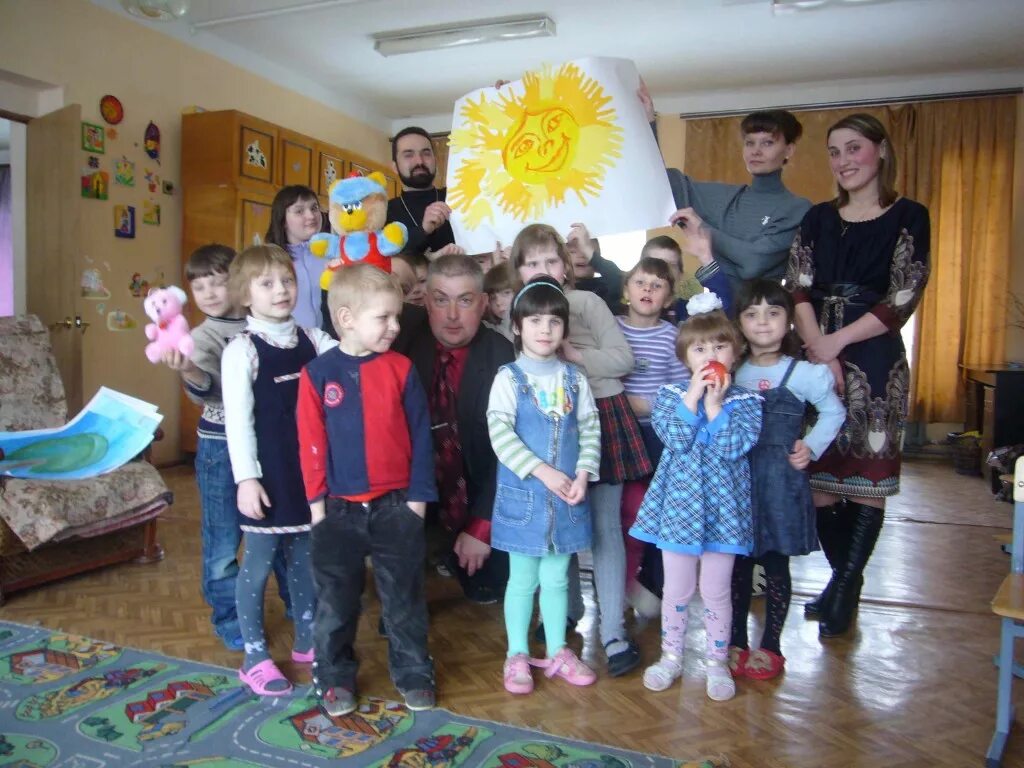 Теремок ивантеевка официальный сайт. Мбдоу детский сад теремок. Теремок рославльский реабилитационный центр. Детский дом рославль теремок. Реабилитационный центр теремок рославль.