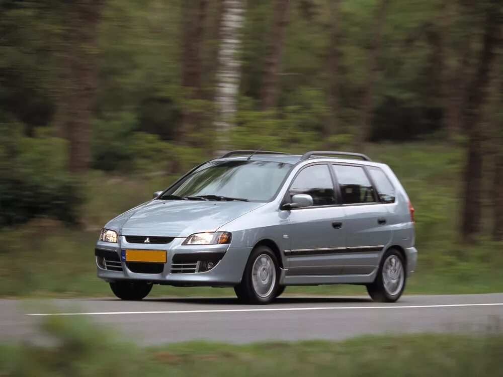 Mitsubishi space star 1. Mitsubishi space star 2006. Mitsubishi space star 2002. мицубиси спейс стар 2002 год. Mitsubishi space star 2 рестайлинг.