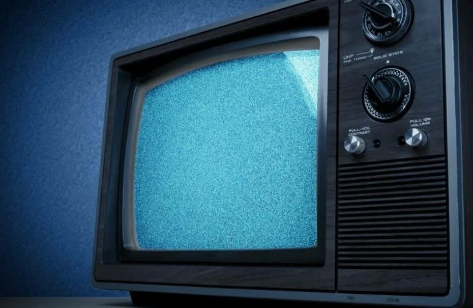 Телевизор зависает при просмотре. Белый шум телевизора. Старый телевизор белый шум. Телевидение Графика. Телевизор с графиками.