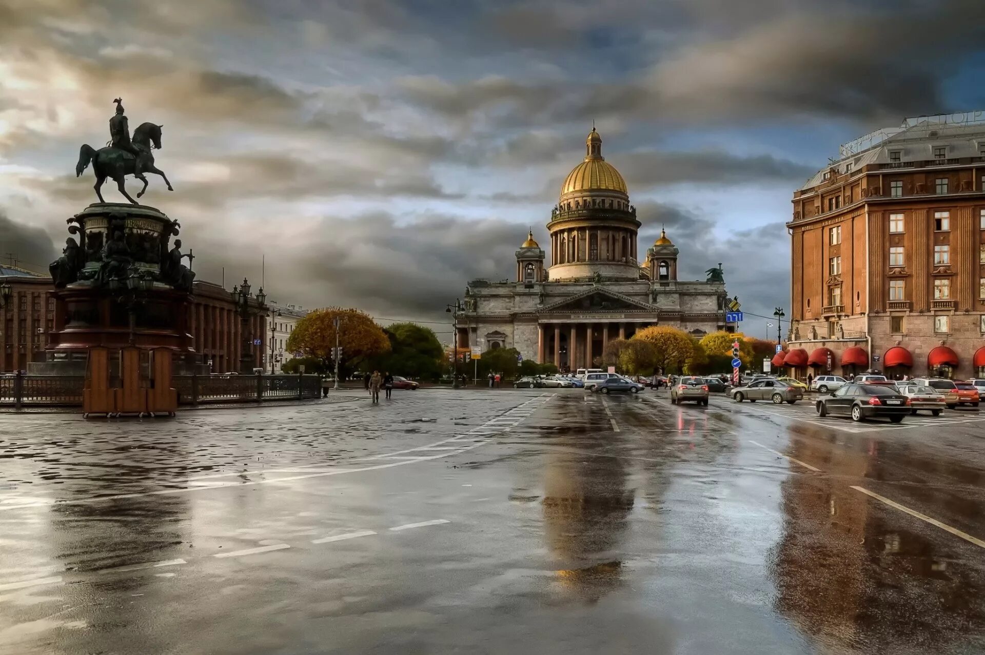 Сколько проживает в спб