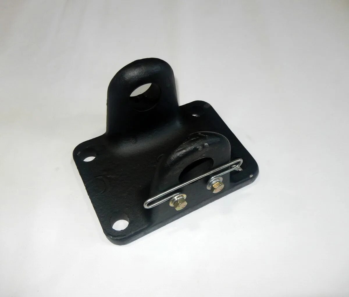 Петля буксировочная камаз 6520. 6560-2806077 вилка буксирная камаз усиленная пао камаз. Вилка буксирная. 2806077-5490 вилка. Вилка буксирная.