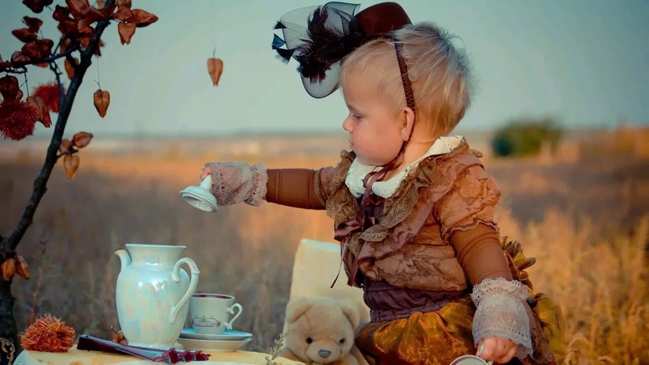 Чаепитие. Красивые дети и чай. Чаепитие для детей. Доброе утро дети.