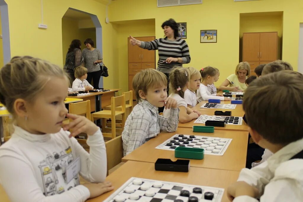 Форум зюзино. Школы в Зюзино. Турнир по шашкам в нач. Школе презентация. Ходаева Зюзино. Школа 4 Бежецк.