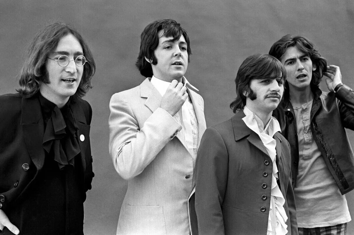 Фото группы битлз. Группа the Beatles 1968. Тхе Беатлес. Beagle. Группа Беатлес.
