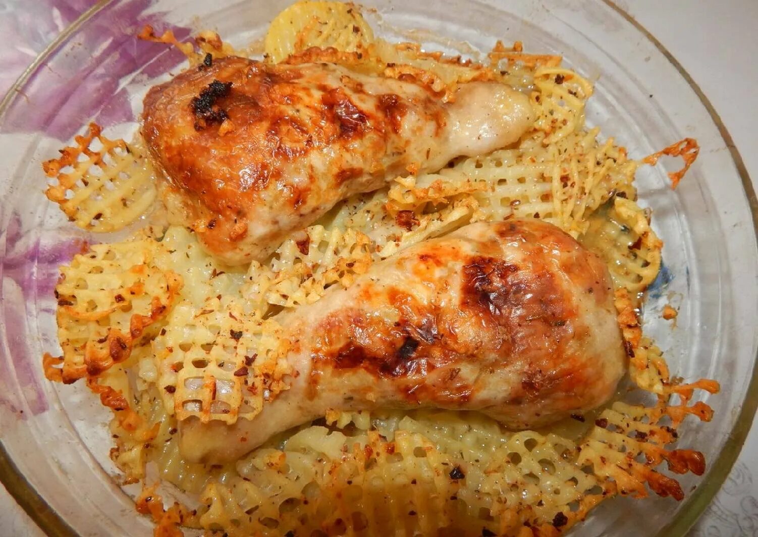 Куриные окорочка фаршированные грибами. Фаршированные куриные ножки. Фаршированный окорочок без кости с грибами. Фаршированные голени курицы. Куриные окорочка фаршированные грибами и сыром.