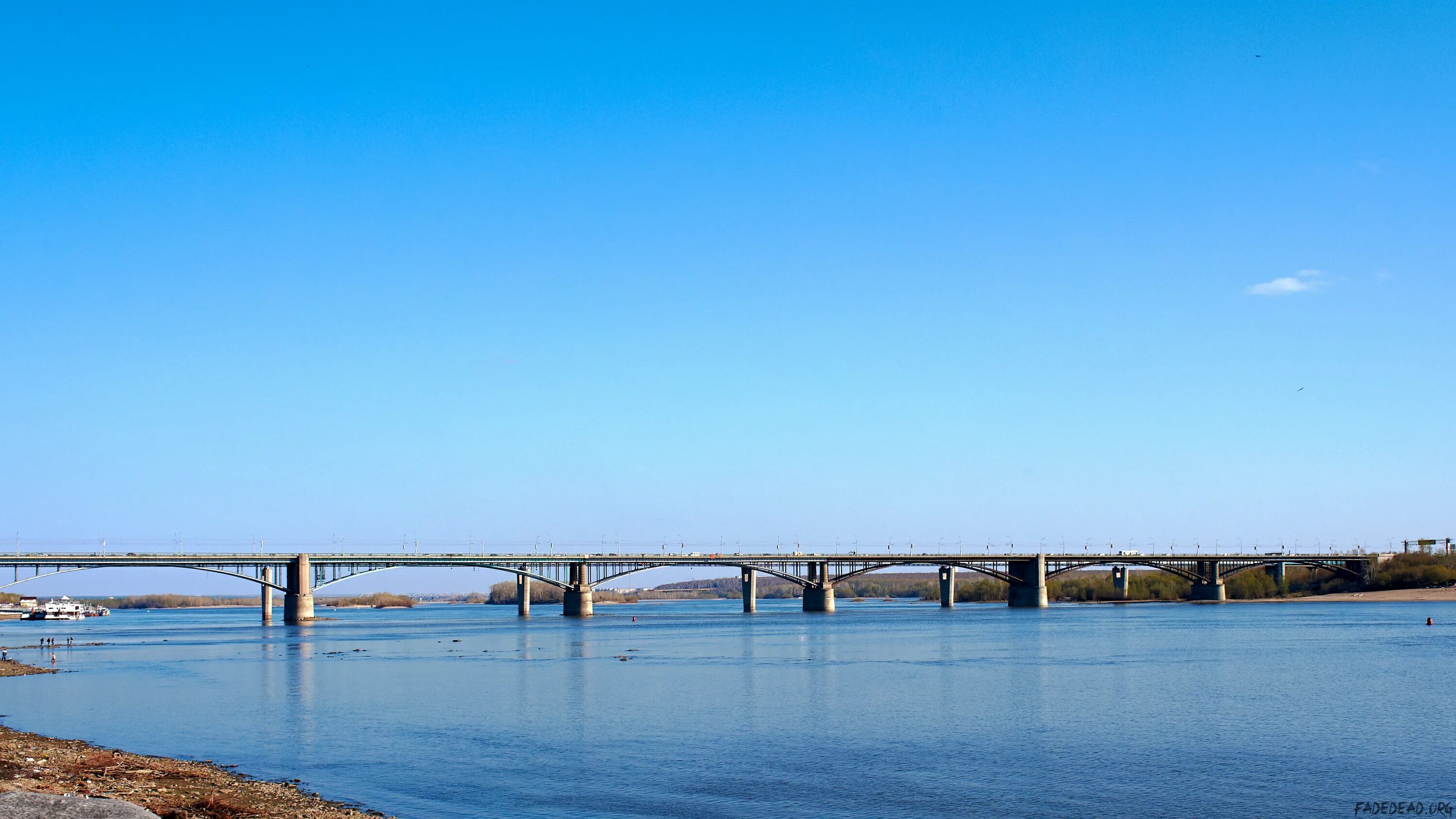 обь обмелела в новосибирске. площадь города обь новосибирской области. река обь.