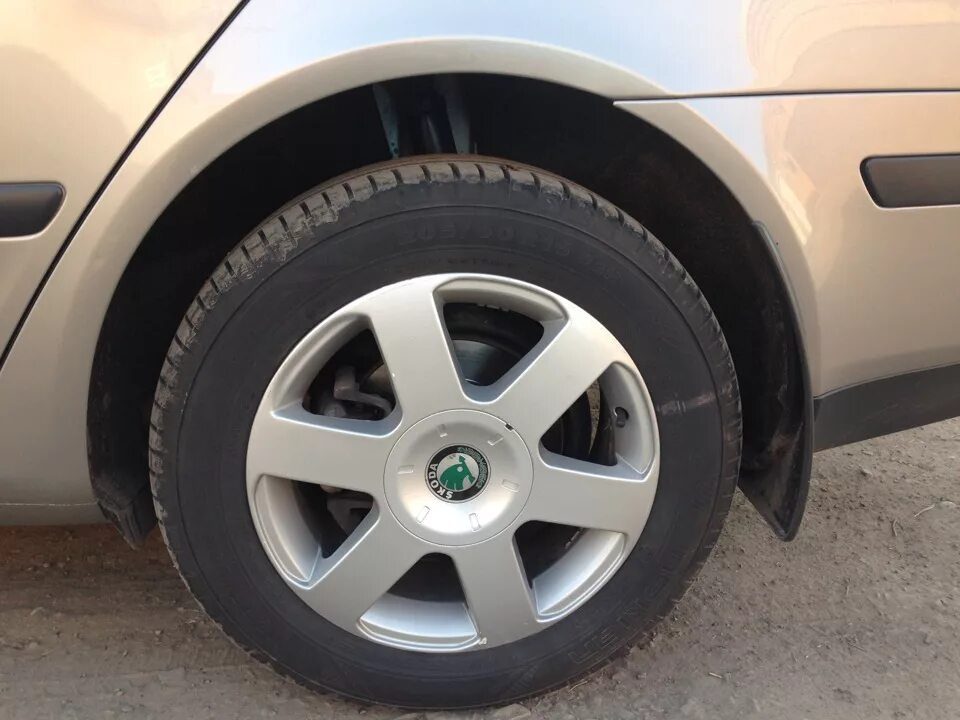 205 60 r15. Octavia a7 205/60 r16. 205/60 r16 октавия а5. 195/60 r15 skoda octavia a5. 215/65 r16 skoda.