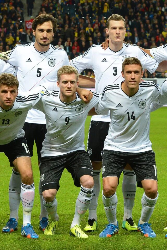 Сборная германии сколько раз чемпион. Германия футбол сборная. Трапп сборная Германии. Сборная Германии по футболу игроки сборной Германии по футболу. Игрок сборной Германии по футболу.