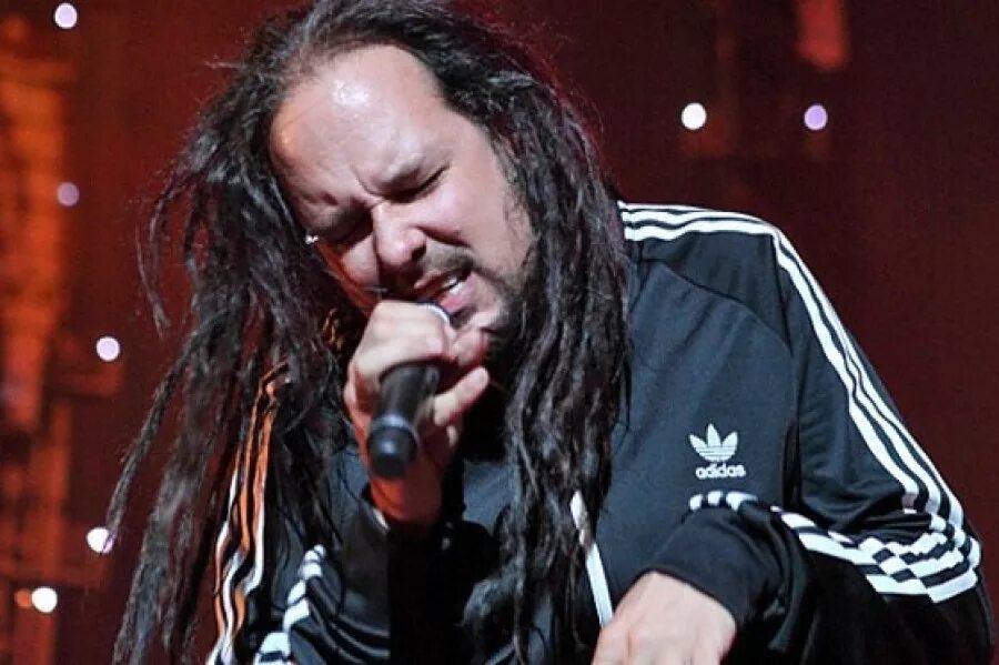 Korn break. Джонатан дэвис корн. korn вокалист. вокалист корн джонатан дэвис. джонатан дэвис адидас.