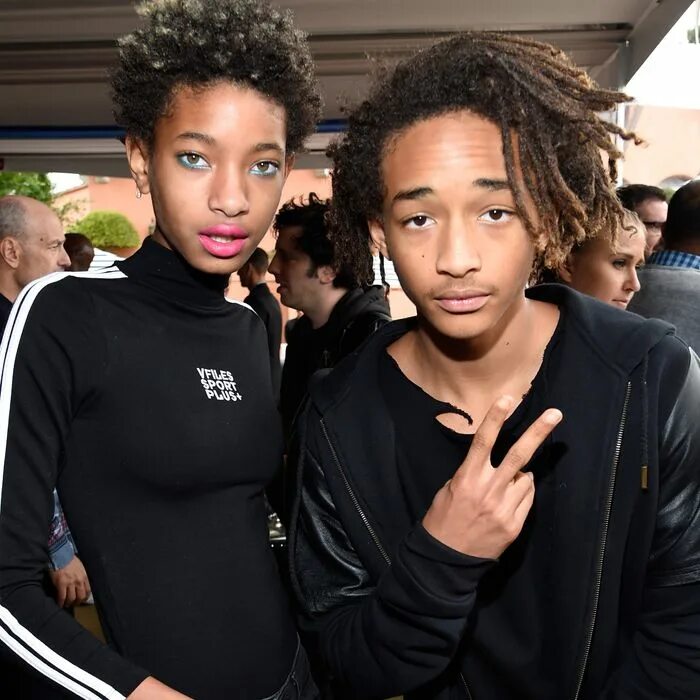Жена джейдена смита. Дети уилла смита. Уилл смит семья. Jaden smith louis vuitton 2016. Жена джейдена смита.