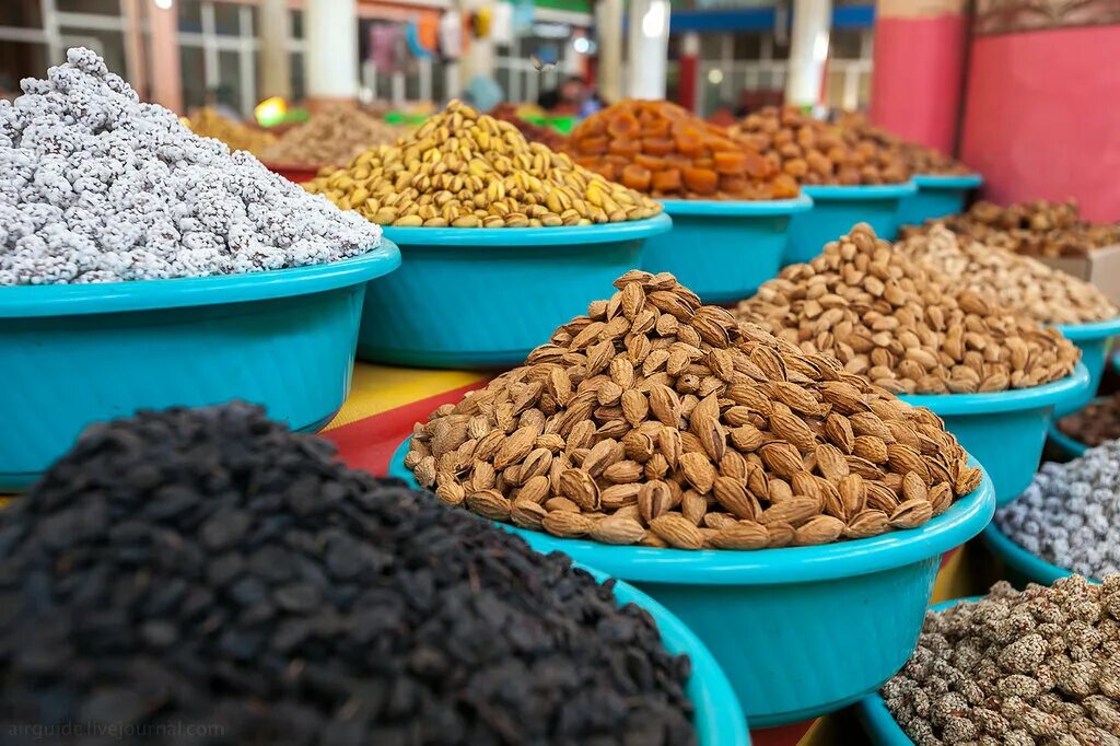 В худжанде на неделю точный. Площадь худжанд. Погода на 10 июня. Прогноз погоды в худжанде. Свадьба в таджикистане.