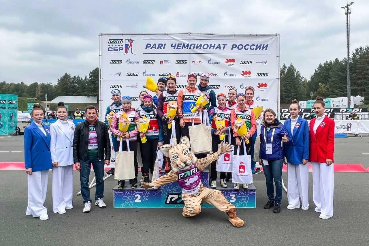 Чемпионат по эстафете. Эстафета 4 по 400. Легкая атлетика-эстафетный бег 4-400 м. Легкоатлетическая эстафета. Чемпионат по эстафете.