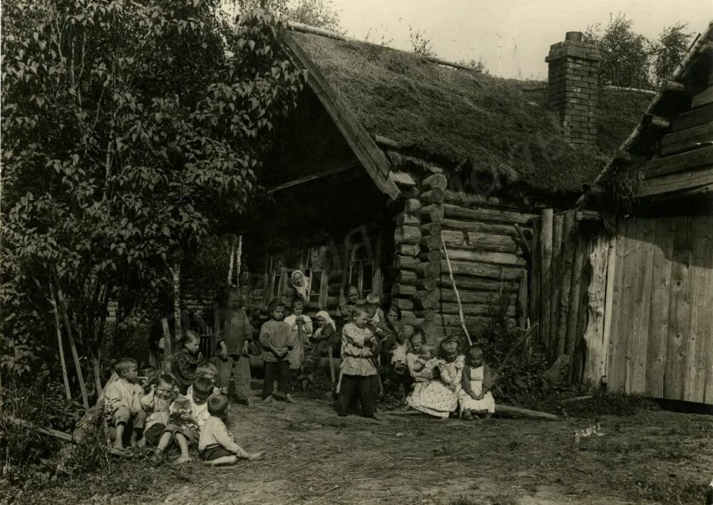 Свищев Паола фотограф. Игра в бабки 1870.