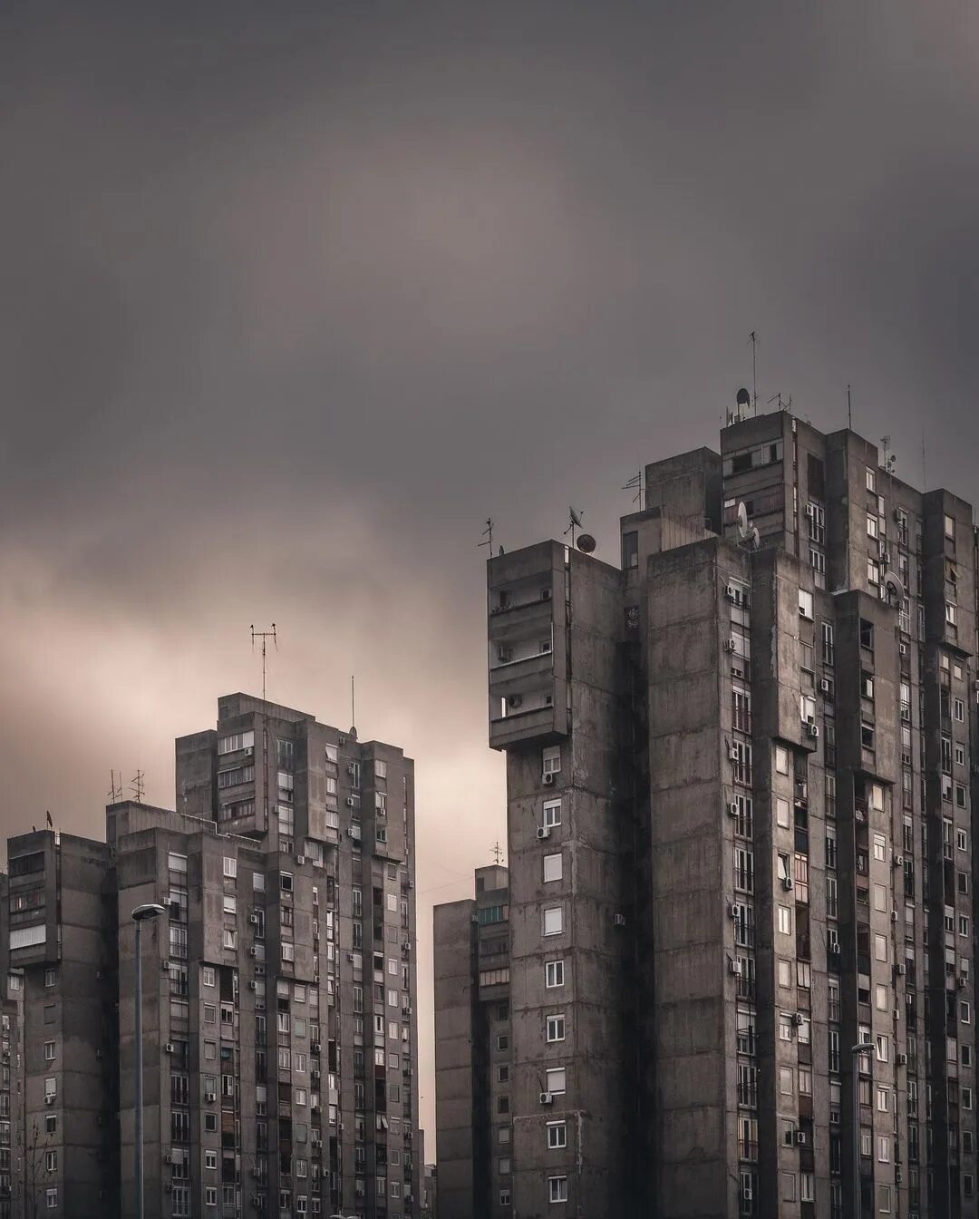 Белград 1. Белград сербия архитектура. блок 23 белград. башня генекс белград. белград архитектура домов.