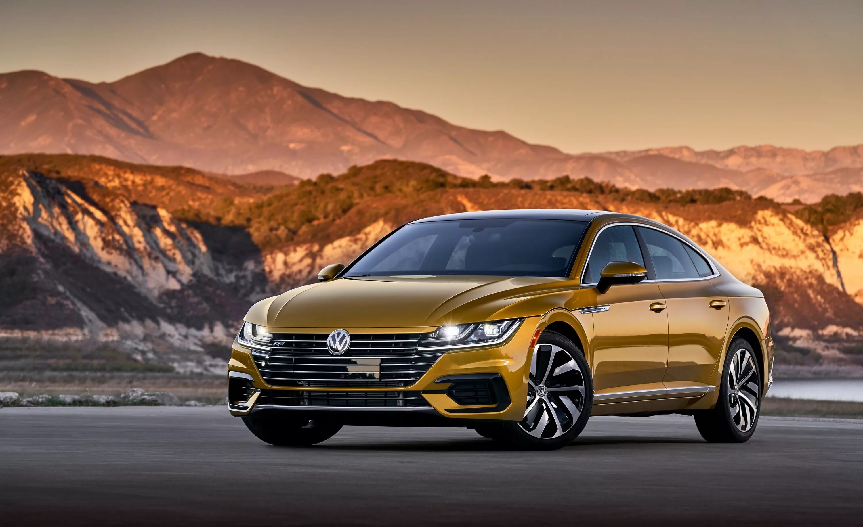 Машина фольц. Фольксваген Артеон 2020. Фольксваген Артеон 2019. Passat Arteon. VW Arteon 2022.