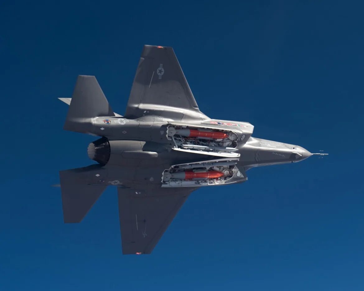 35 lightning ii. F 35 lightning 2. f-35с «лайтнинг-2». lockheed martin f-35.