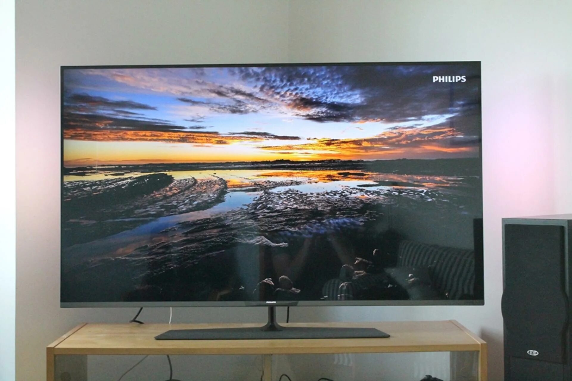 Телевизор Филипс 43 дюйма. Philips Ambilight 55 дюймов. Philips 7400 телевизор 55 дюймов.